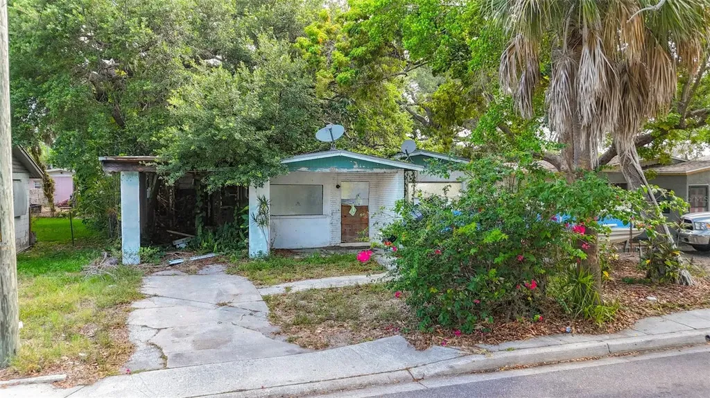 1679 24th Street Sarasota FL 34234