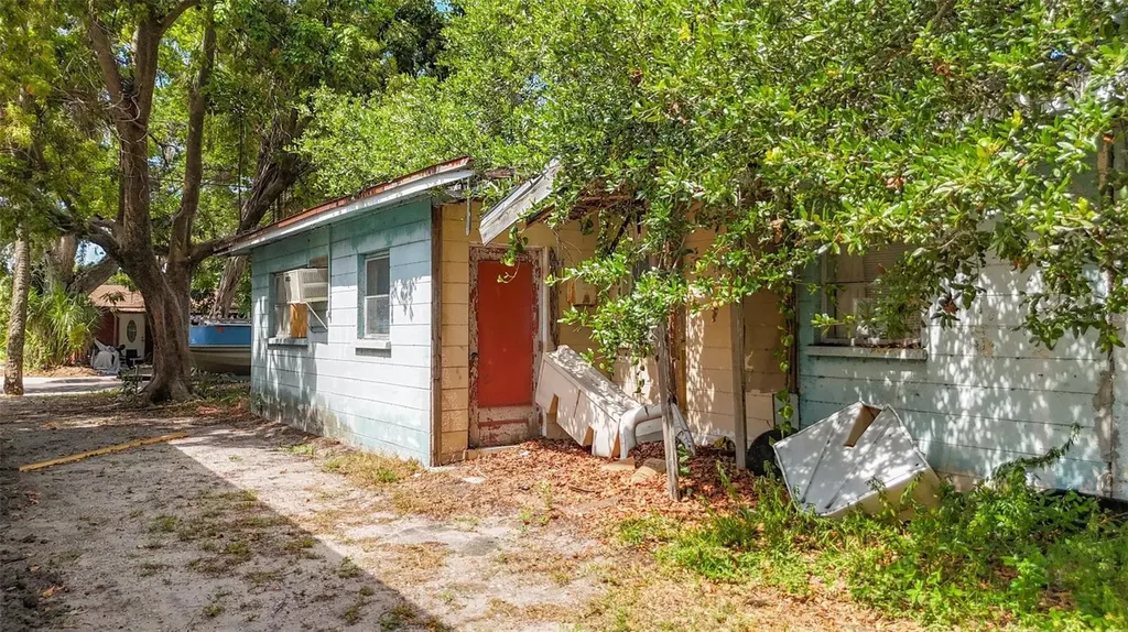 1679 24th Street Sarasota FL 34234