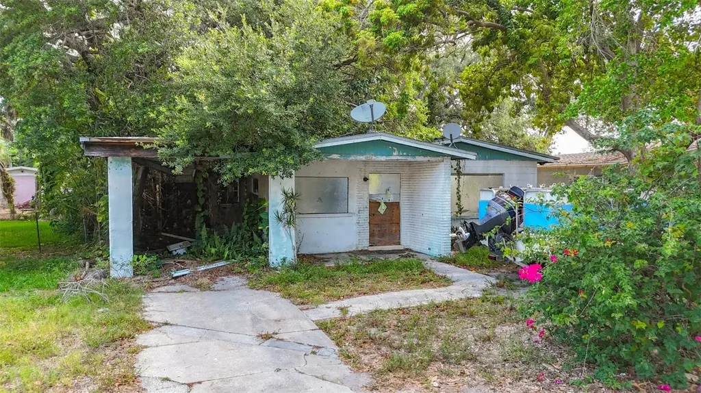 1679 24th Street Sarasota FL 34234