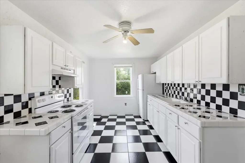 1049 Monroe Street Lakeland FL 33801