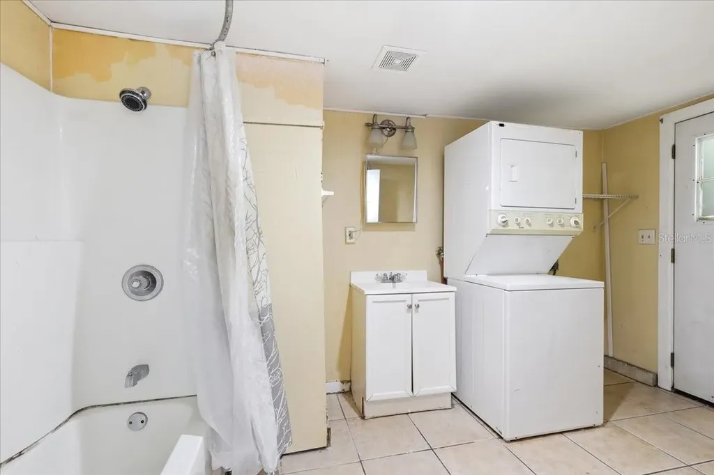 1049 Monroe Street Lakeland FL 33801