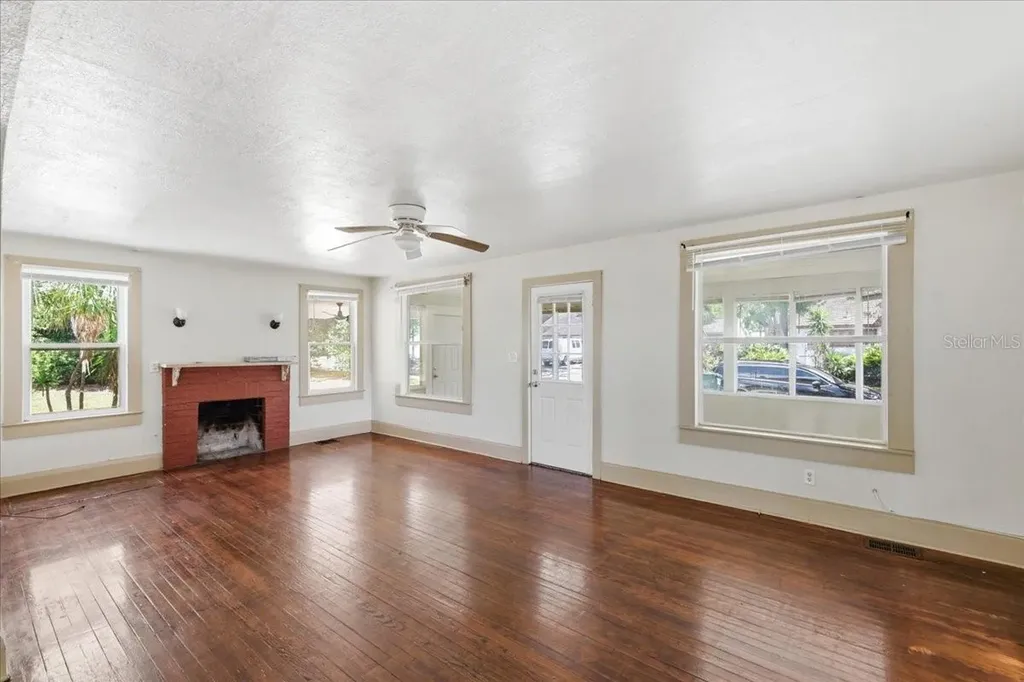 1049 Monroe Street Lakeland FL 33801