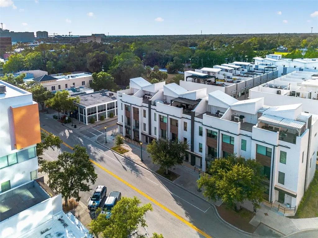 2187 Main Street Sarasota FL 34237