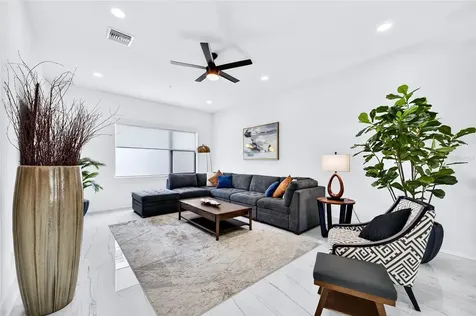 2187 Main Street Sarasota FL 34237