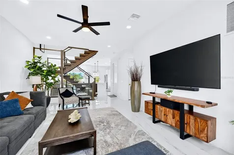 2187 Main Street Sarasota FL 34237