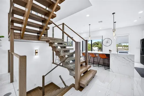 2187 Main Street Sarasota FL 34237