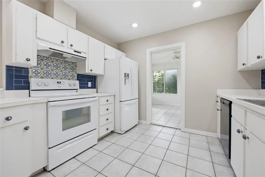 25249 SW 18th Avenue Newberry FL 32669