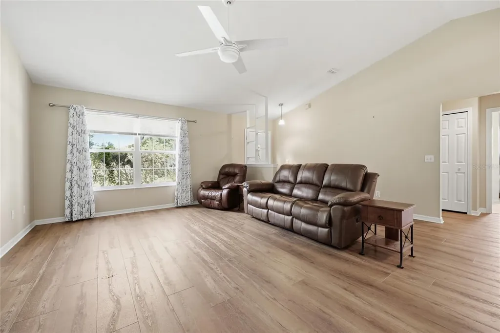 25249 SW 18th Avenue Newberry FL 32669