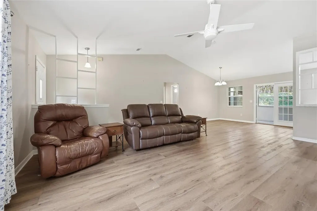 25249 SW 18th Avenue Newberry FL 32669