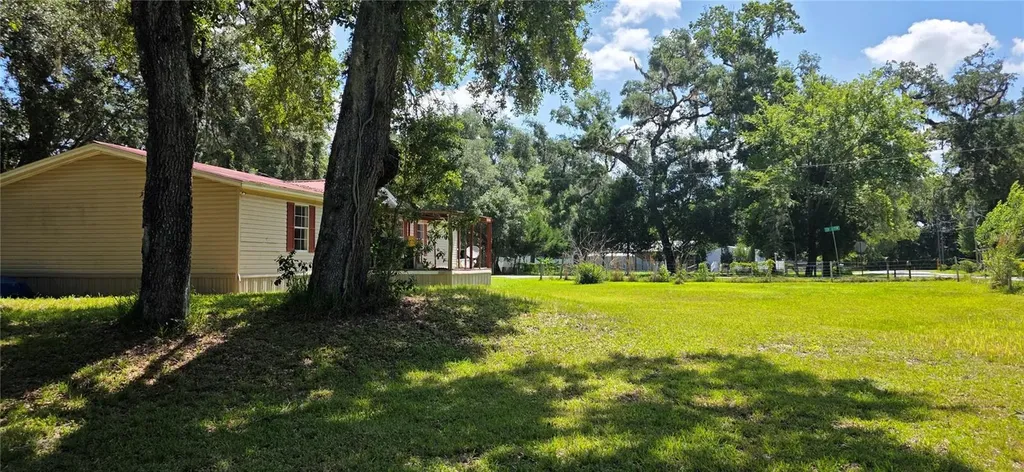 11736 Cr 675w Webster FL 33597