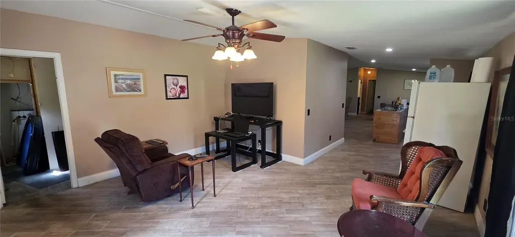 11736 Cr 675w Webster FL 33597