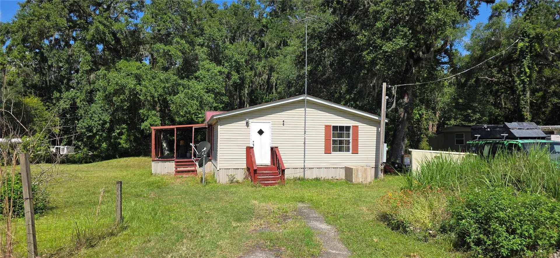 11736 Cr 675w Webster FL 33597