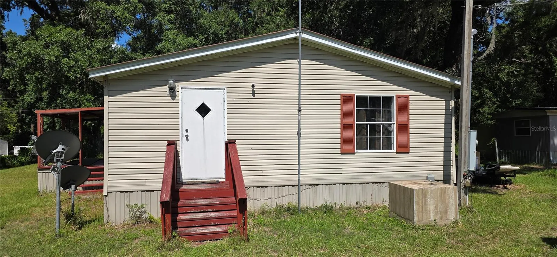 11736 Cr 675w Webster FL 33597
