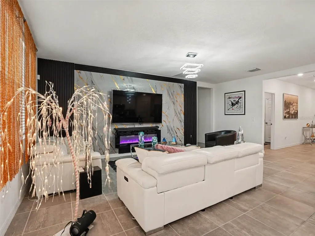 2019 Kingsmen Court Haines City FL 33844