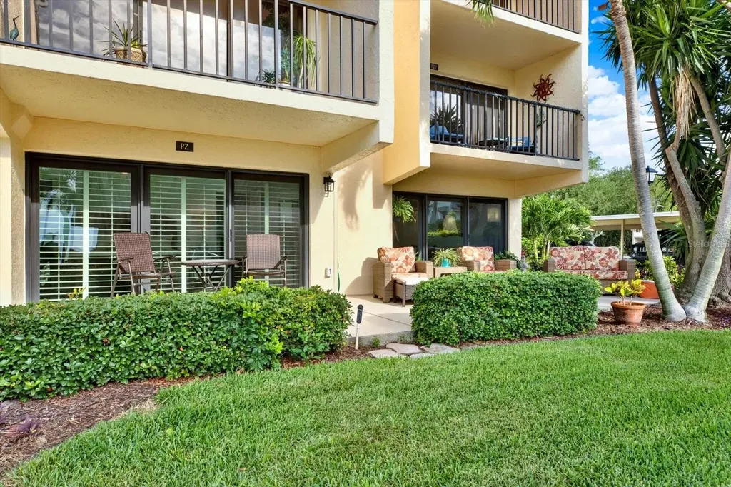 7530 Sunshine Skyway Lane S St Petersburg FL 33711