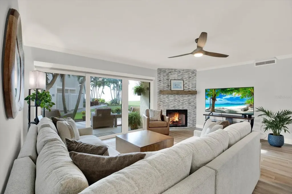 7530 Sunshine Skyway Lane S St Petersburg FL 33711