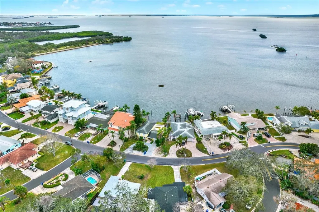 203 Driftwood Drive W Palm Harbor FL 34683