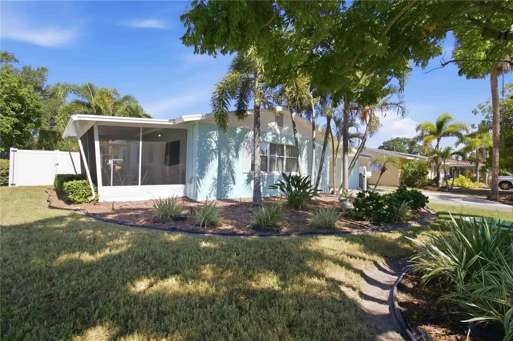 6116 Dartmouth Drive Bradenton FL 34207