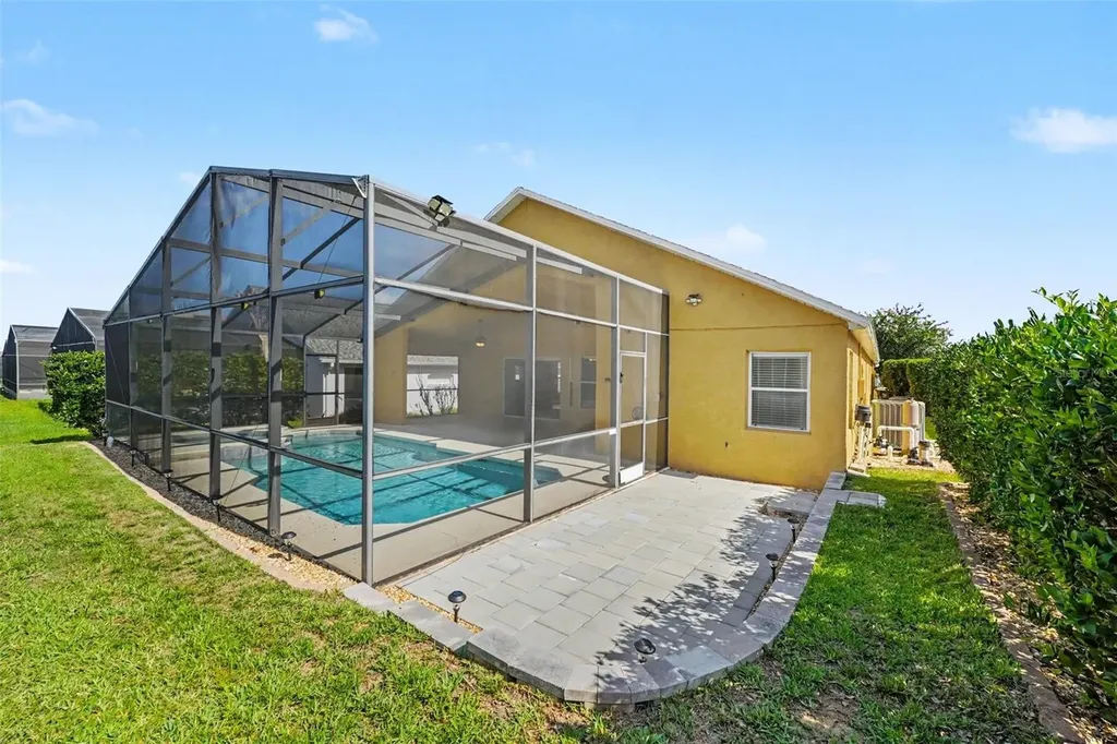 131 Old Bridge Circle Davenport FL 33897
