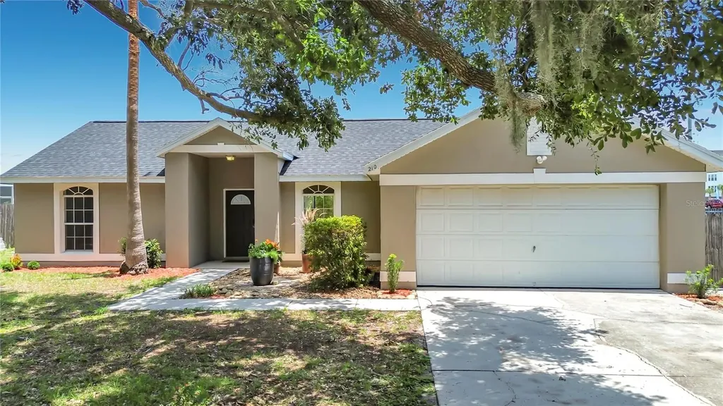 210 Robbins Rest Circle Davenport FL 33896