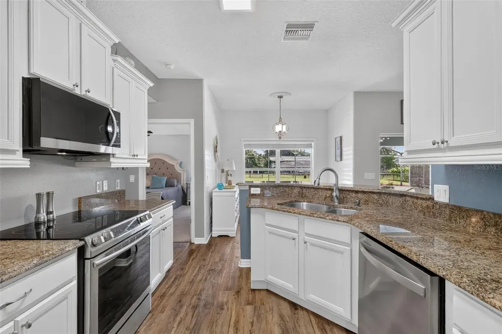 12037 Eagle Point Court Leesburg FL 34788