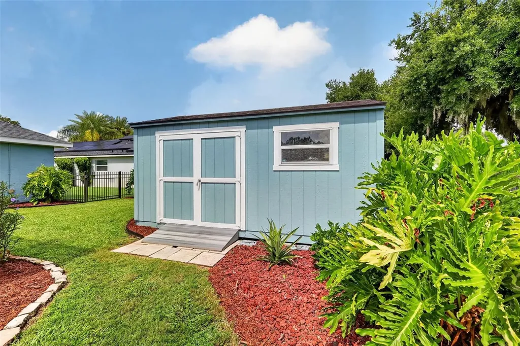 12037 Eagle Point Court Leesburg FL 34788