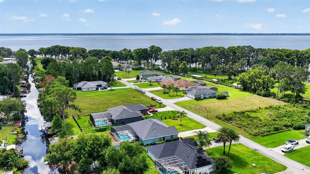 12037 Eagle Point Court Leesburg FL 34788