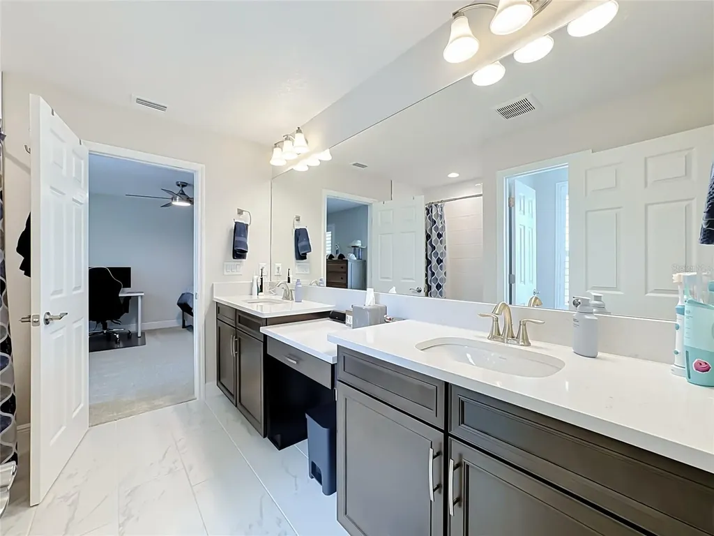 13150 Wellspring Drive Lithia FL 33547
