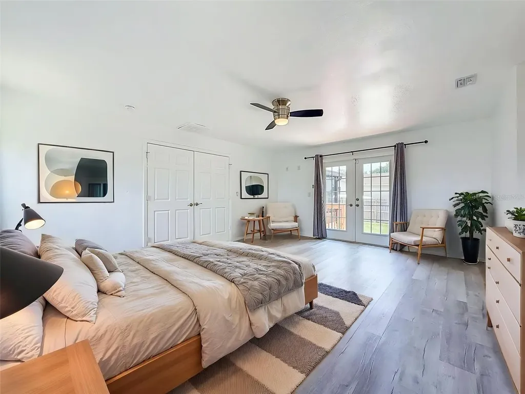 1926 Meadowridge Drive Valrico FL 33596