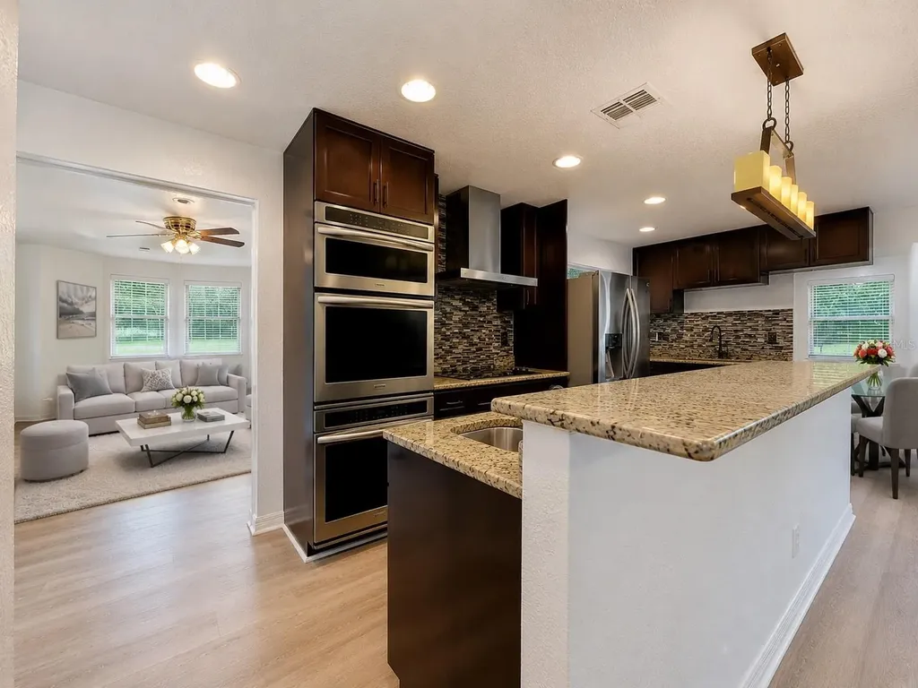 1926 Meadowridge Drive Valrico FL 33596
