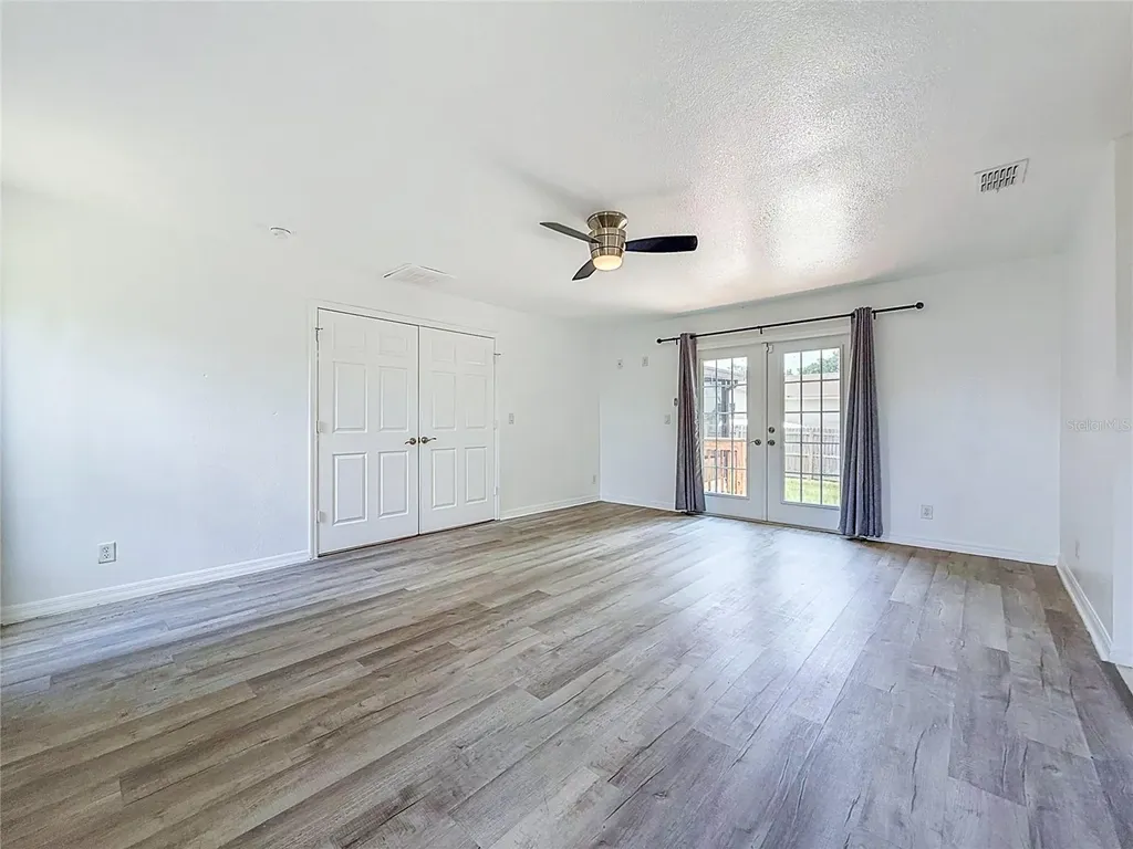 1926 Meadowridge Drive Valrico FL 33596