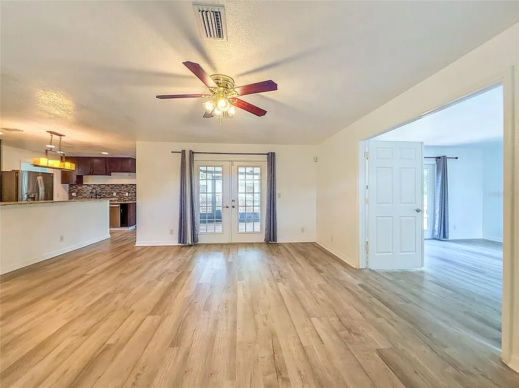 1926 Meadowridge Drive Valrico FL 33596