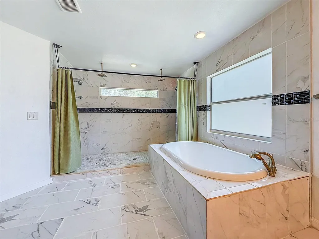1926 Meadowridge Drive Valrico FL 33596