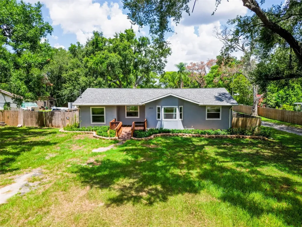 1926 Meadowridge Drive Valrico FL 33596
