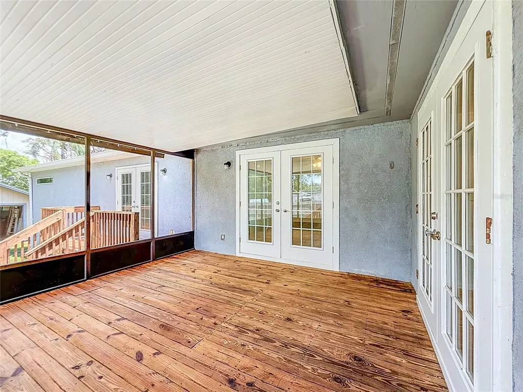 1926 Meadowridge Drive Valrico FL 33596