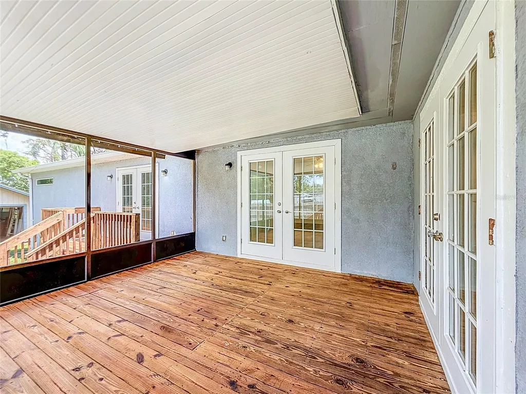 1926 Meadowridge Drive Valrico FL 33596