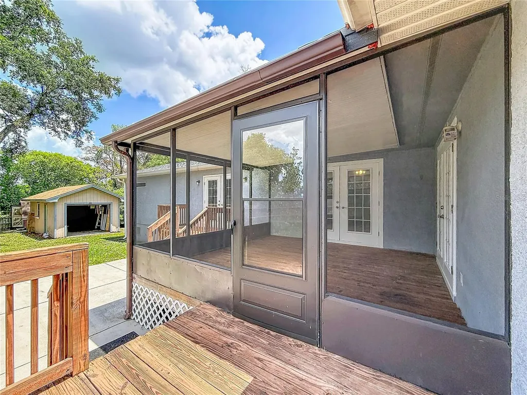 1926 Meadowridge Drive Valrico FL 33596