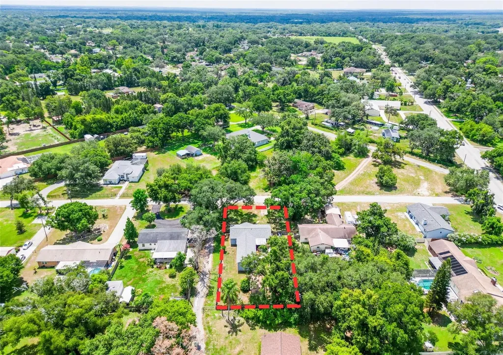 1926 Meadowridge Drive Valrico FL 33596
