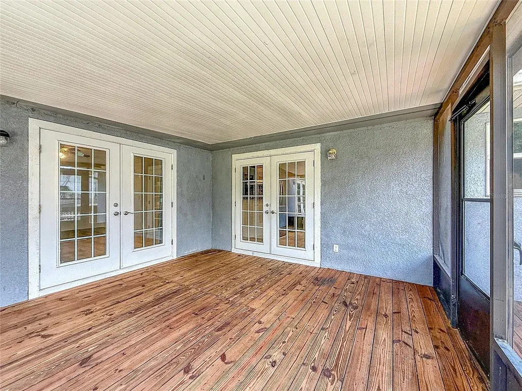 1926 Meadowridge Drive Valrico FL 33596