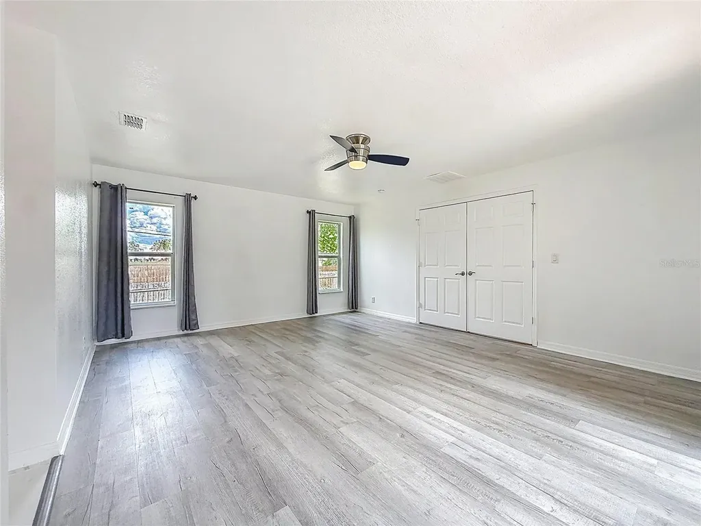 1926 Meadowridge Drive Valrico FL 33596