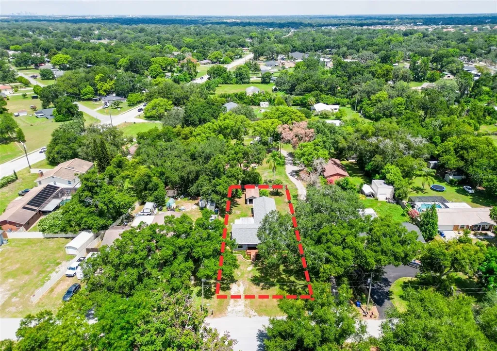 1926 Meadowridge Drive Valrico FL 33596