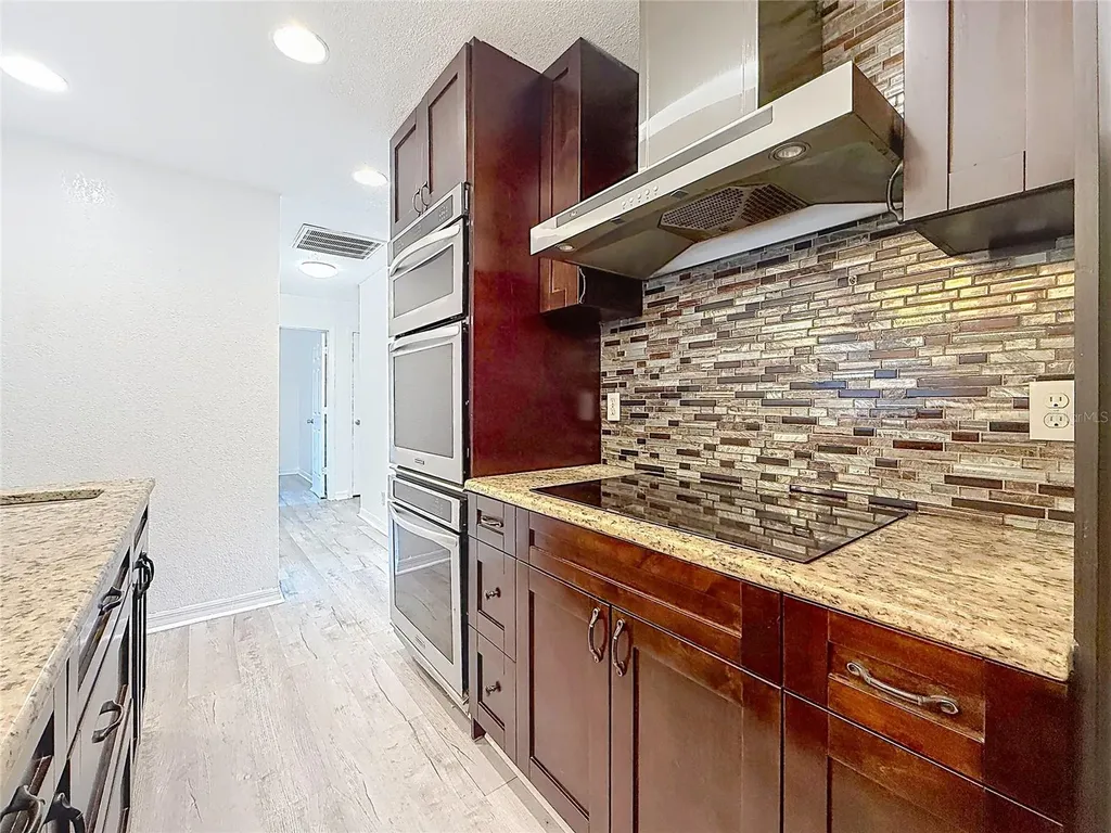 1926 Meadowridge Drive Valrico FL 33596