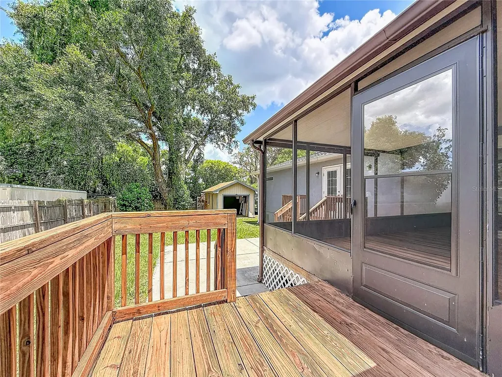 1926 Meadowridge Drive Valrico FL 33596