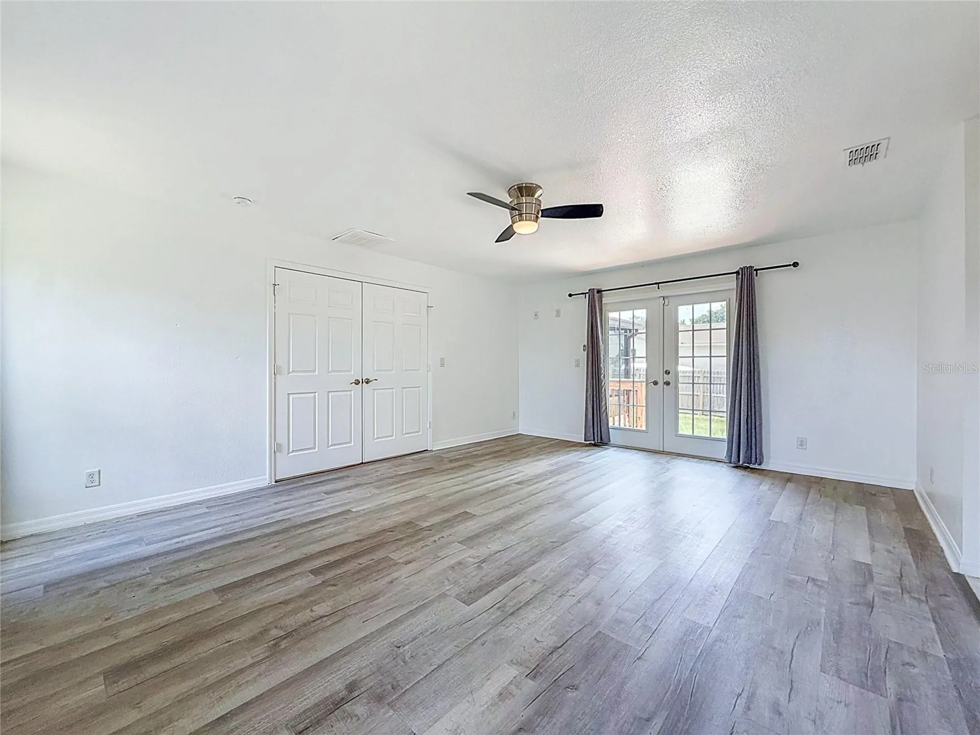 1926 Meadowridge Drive Valrico FL 33596