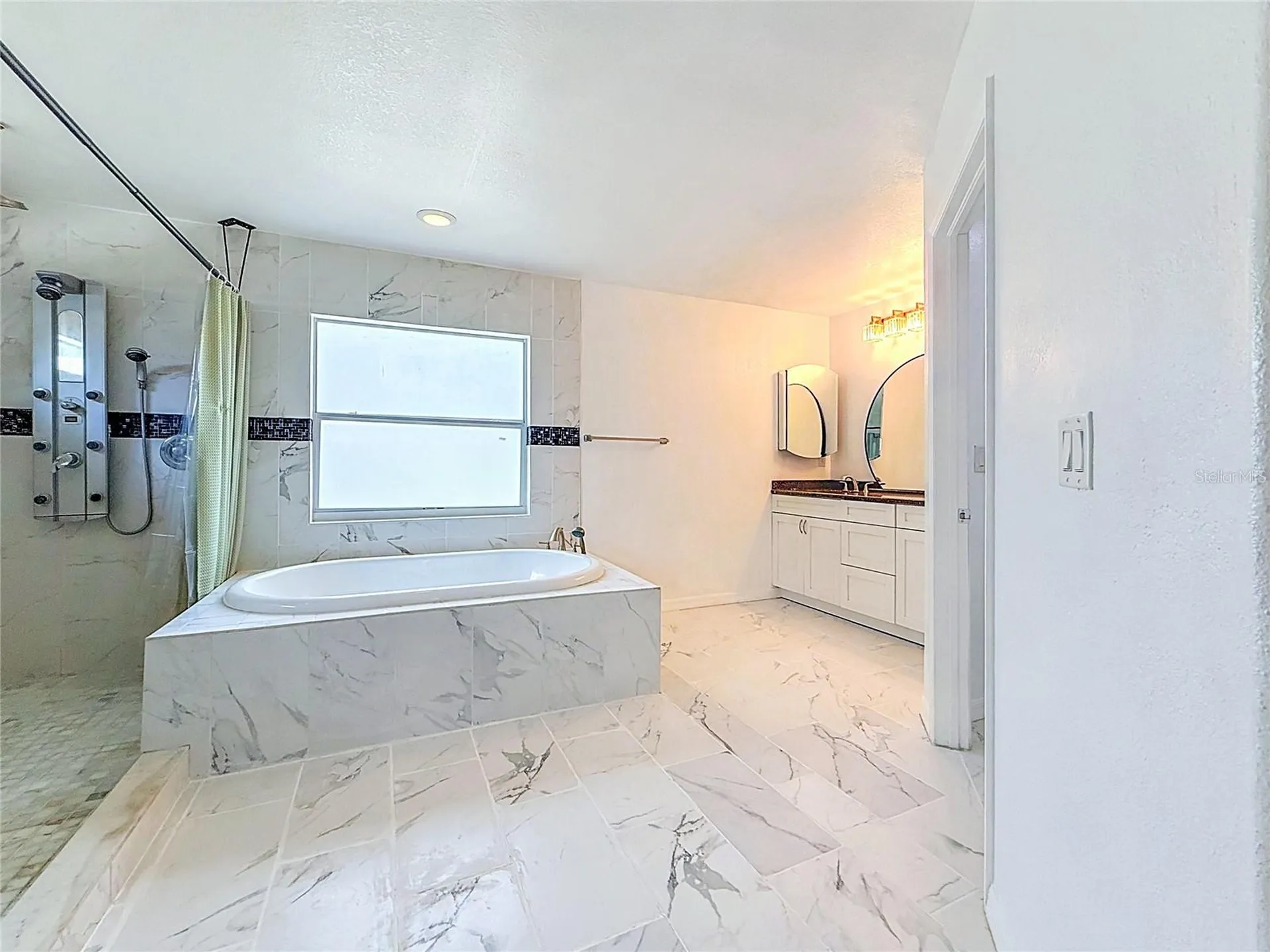 1926 Meadowridge Drive Valrico FL 33596