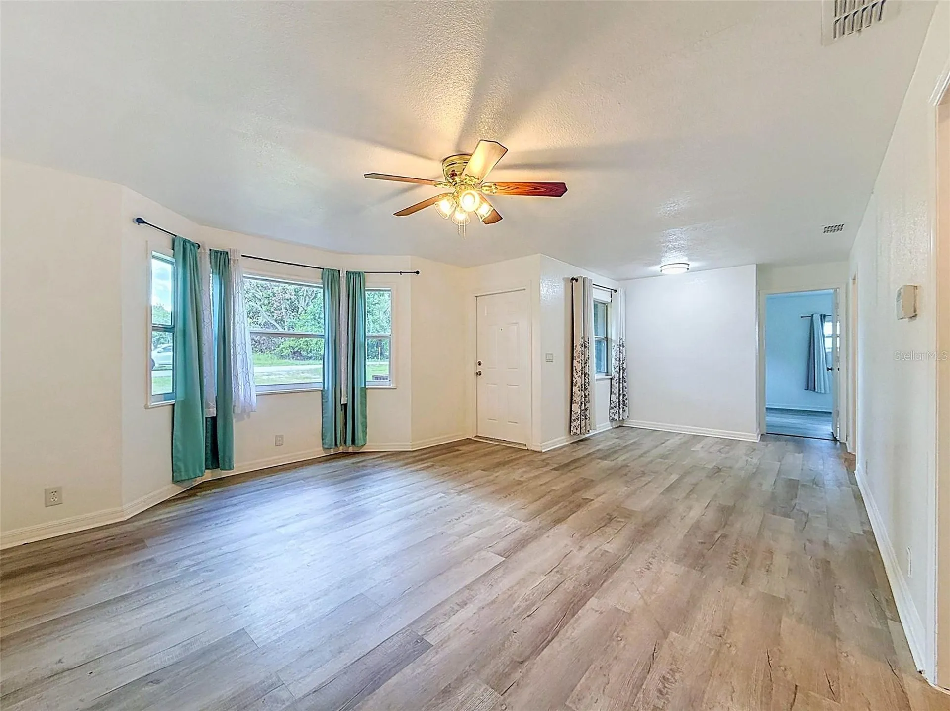 1926 Meadowridge Drive Valrico FL 33596