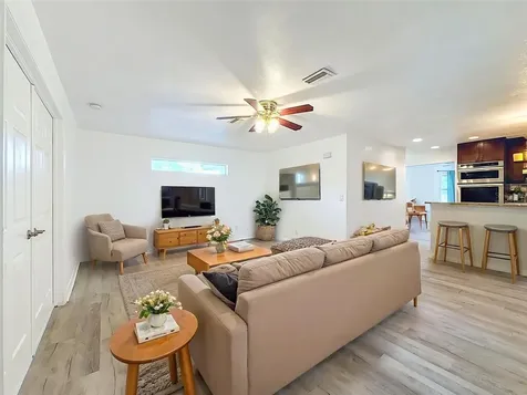 1926 Meadowridge Drive Valrico FL 33596