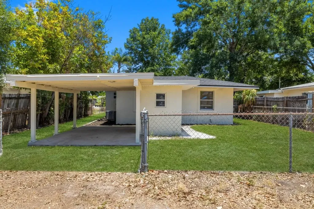5538 6th Avenue N St Petersburg FL 33710