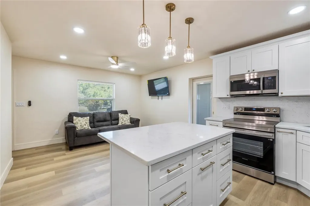 5538 6th Avenue N St Petersburg FL 33710