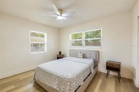 5538 6th Avenue N St Petersburg FL 33710